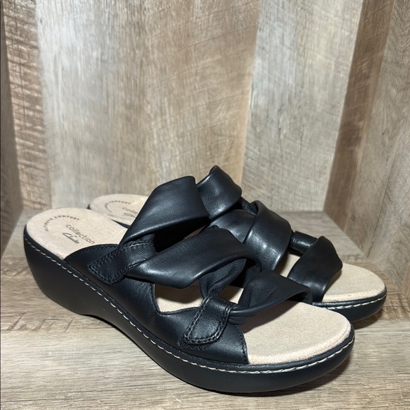 CLARKS leather Delana Jazz Sandal - Picture 4 of 10